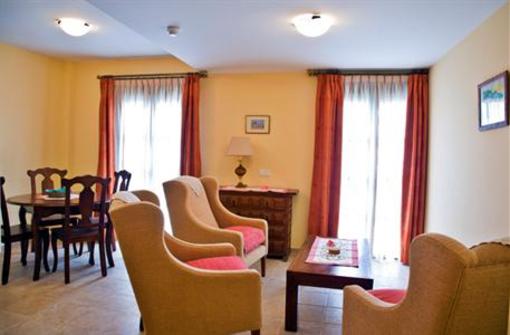 фото отеля Apartamentos Turisticos Casa de La Borrega Estepona