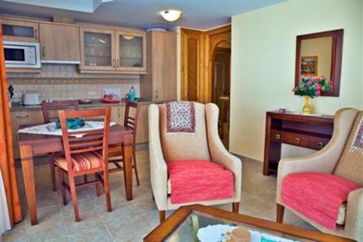 фото отеля Apartamentos Turisticos Casa de La Borrega Estepona