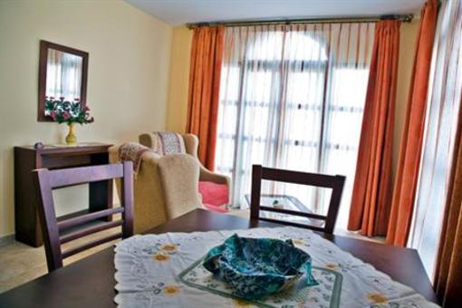 фото отеля Apartamentos Turisticos Casa de La Borrega Estepona