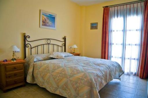 фото отеля Apartamentos Turisticos Casa de La Borrega Estepona