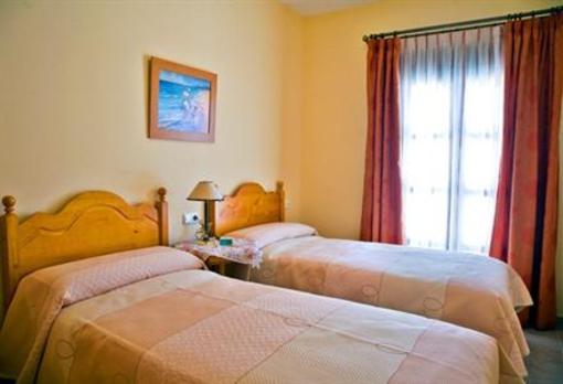фото отеля Apartamentos Turisticos Casa de La Borrega Estepona