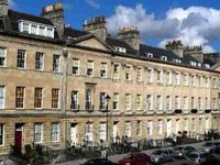 Laura's Townhouse Apartments Bath