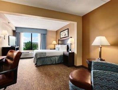 фото отеля Wingate by Wyndham Fayetteville