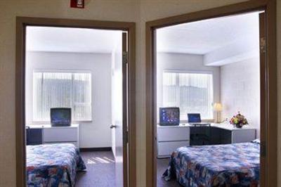 фото отеля Niagara Residence & Conference Centre - Welland