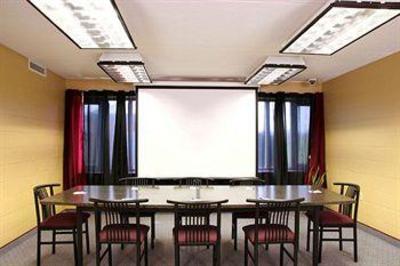 фото отеля Niagara Residence & Conference Centre - Welland