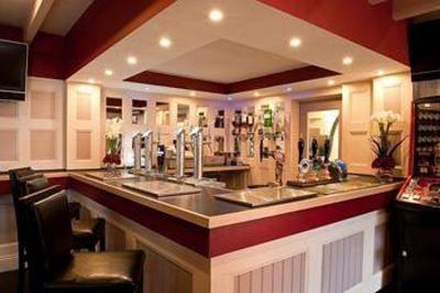 фото отеля The Barns Hotel Bedford