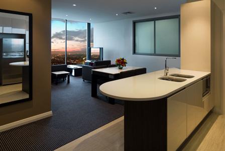 фото отеля Meriton Serviced Apartments World Tower