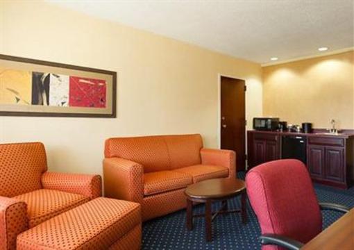 фото отеля Courtyard Fort Wayne