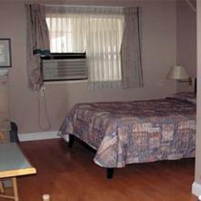 фото отеля Corporate Inn Hotel & Suites