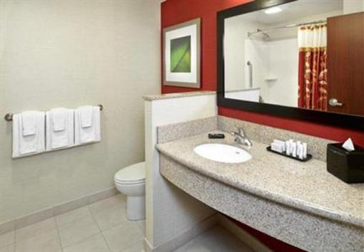 фото отеля Courtyard Edmonton West