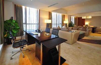 фото отеля Holiday Inn Qingdao City Center