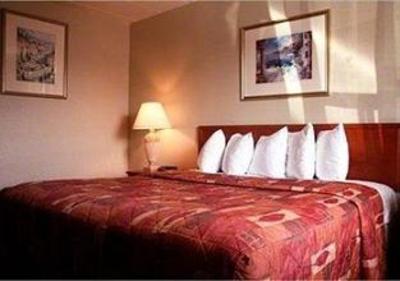 фото отеля Econo Lodge Downtown East