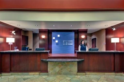 фото отеля Holiday Inn Express Hotel & Suites Whitecourt