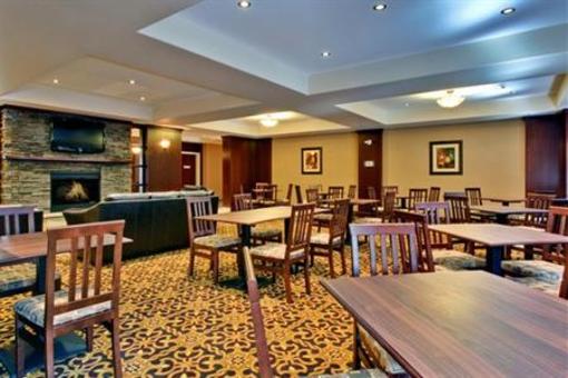 фото отеля Holiday Inn Express Hotel & Suites Whitecourt