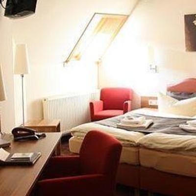 фото отеля Goldener Hirsch Gasthaus & Hotel Suhl