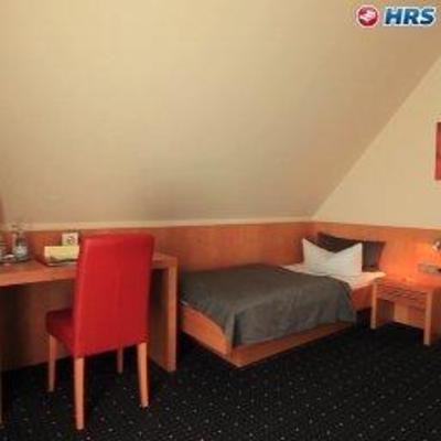 фото отеля Goldener Hirsch Gasthaus & Hotel Suhl