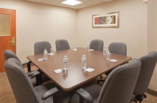 фото отеля Holiday Inn Express Hotel & Suites Guelph