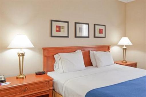 фото отеля Holiday Inn Express Hotel & Suites Guelph