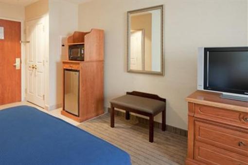 фото отеля Holiday Inn Express Hotel & Suites Guelph