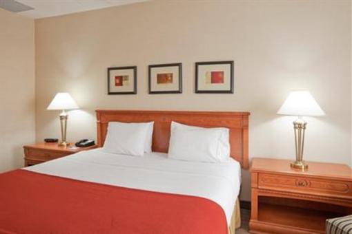 фото отеля Holiday Inn Express Hotel & Suites Guelph