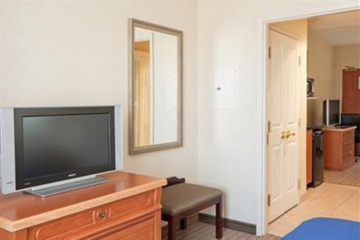 фото отеля Holiday Inn Express Hotel & Suites Guelph