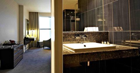 фото отеля Brooklands Hotel Weybridge