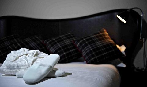 фото отеля Brooklands Hotel Weybridge