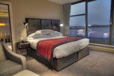 фото отеля Brooklands Hotel Weybridge