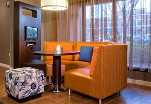 фото отеля Courtyard Charlotte Ballantyne