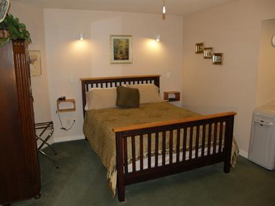 фото отеля Cedar Wood Lodge