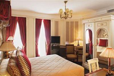 фото отеля Hotel Napoleon Paris