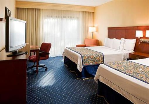 фото отеля Courtyard by Marriott Denver Stapleton