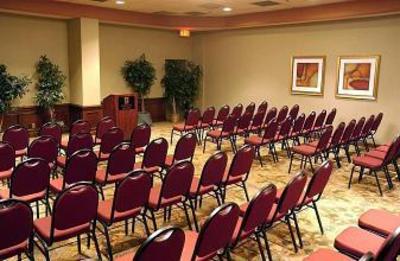 фото отеля Embassy Suites Tulsa
