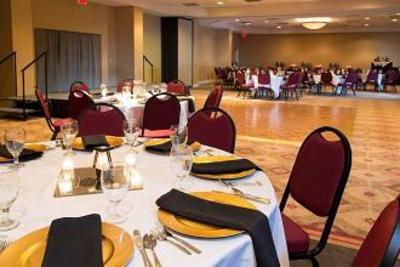 фото отеля Embassy Suites Tulsa