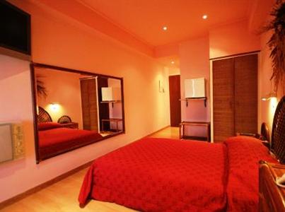 фото отеля Hotel Les Amis