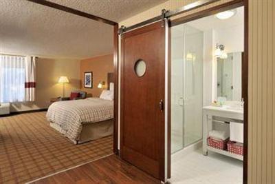 фото отеля Four Points by Sheraton Jacksonville Baymeadows