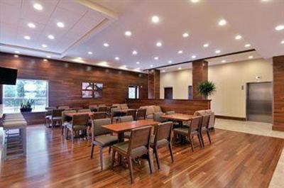 фото отеля Four Points by Sheraton Jacksonville Baymeadows