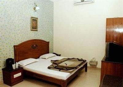 фото отеля Yuvraj Deluxe Hotel
