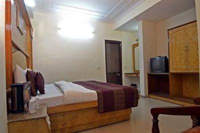 фото отеля Yuvraj Deluxe Hotel