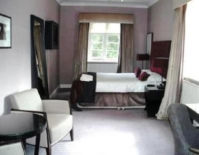 фото отеля Theobalds Park Hotel