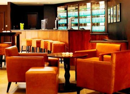 фото отеля Theobalds Park Hotel