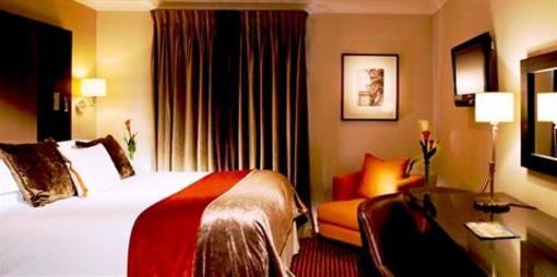 фото отеля Theobalds Park Hotel
