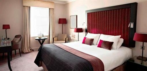фото отеля Theobalds Park Hotel