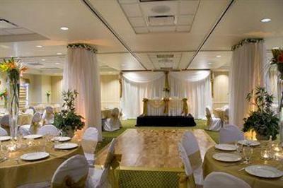 фото отеля Hilton Garden Inn Orlando at SeaWorld