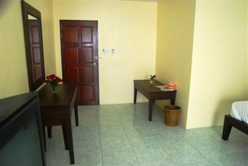 фото отеля Patong Palm Guesthouse