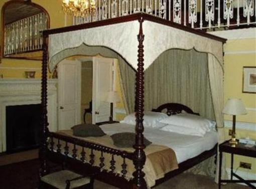 фото отеля The Commodore Hotel London