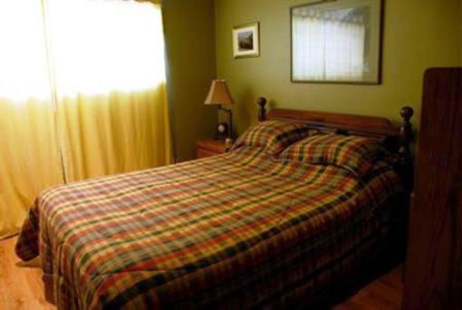 фото отеля Glacier Inn Tete Jaune