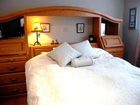 фото отеля Glacier Inn Tete Jaune