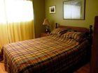 фото отеля Glacier Inn Tete Jaune