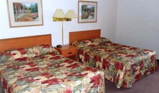 фото отеля Tamarack Motor Inn